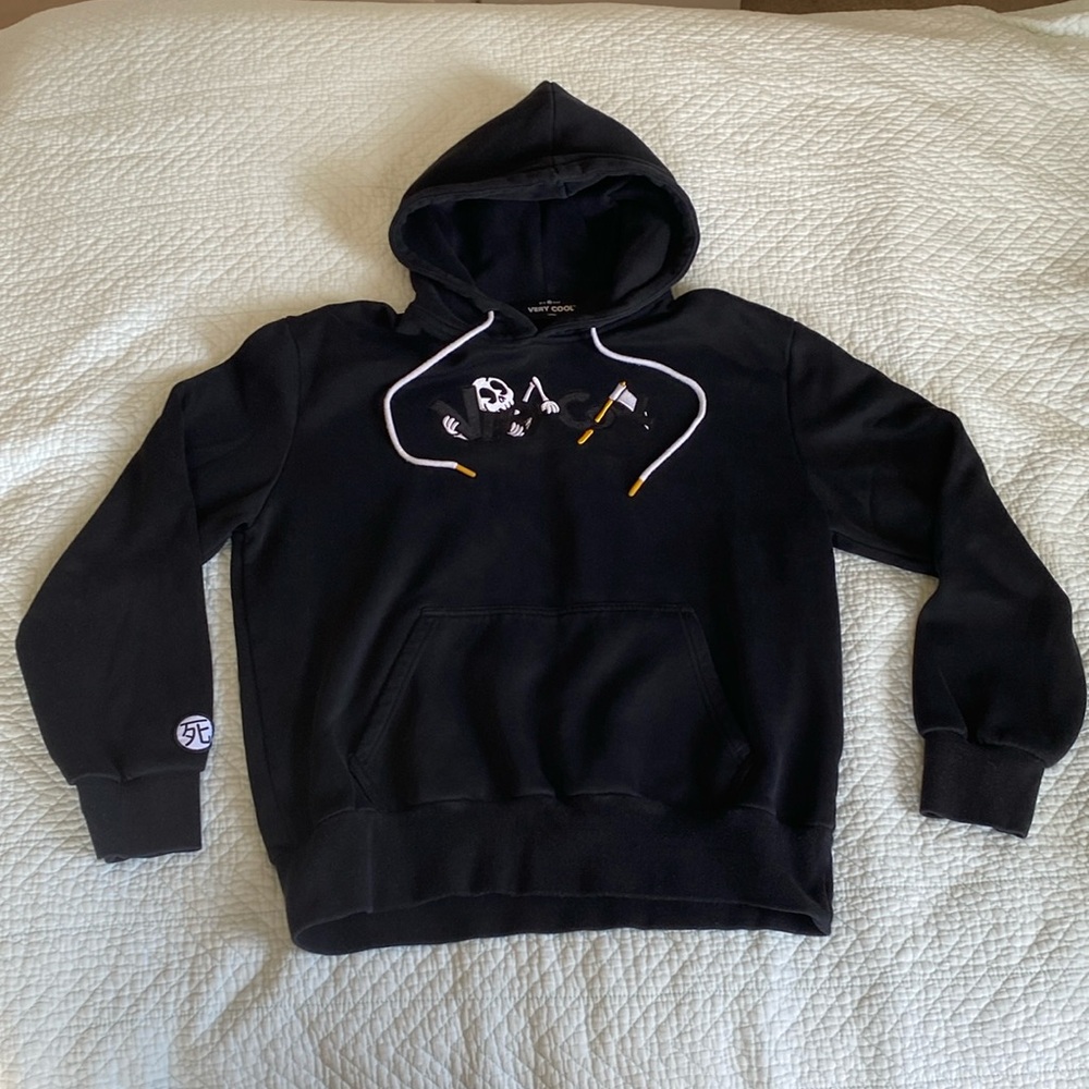 VERY COOL black skull graphic design embroidered & high quality hoodie